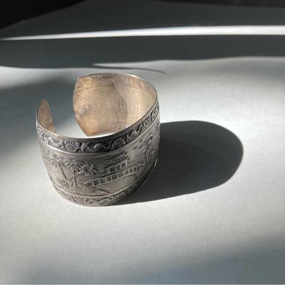 Vintage Kelly Waters Cuff Bracelet with Asian Scene - Picture 8 of 12